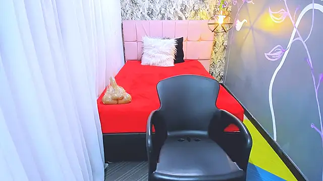 EmmaaEvans  online show from 27, 12, 2024