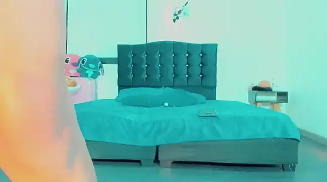  Riannagarcia  online show from 7, 3, 2025