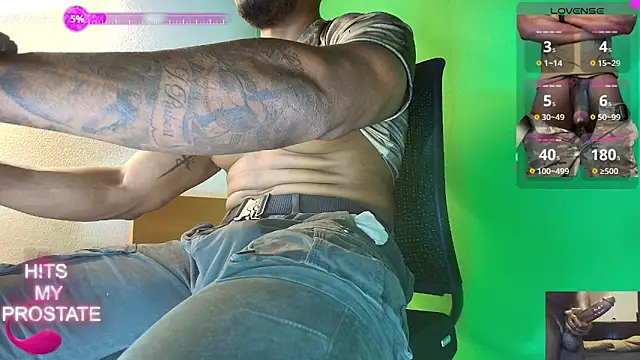 Snapshot of hot_black3 chatting on 9, 10, 2025 hot black3 online show from 9, 10, 2025