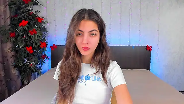 Milana Crystal  online show from 24, 1, 2025