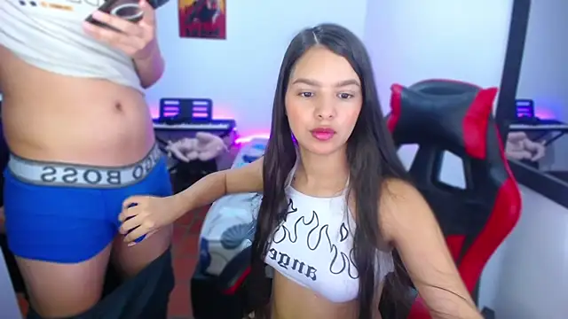 jessi and boy online show from 13, 11, 2025