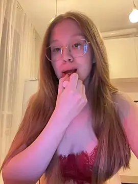 Snapshot of Eva_Weyne chatting on 2, 3, 2025 Eva Weyne online show from 2, 3, 2025