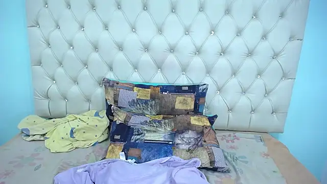 Snapshot of LindaKardi chatting on 26, 11, 2025 LindaKardi online show from 26, 11, 2025