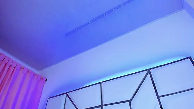 SarayRoyse online show from 3, 2, 2025