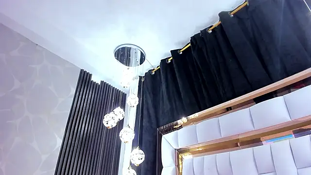 SarayRoyse online show from 1, 10, 2025