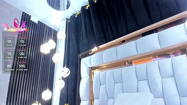 SarayRoyse online show from 10, 11, 2025