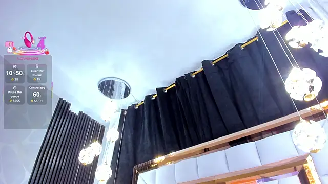 SarayRoyse online show from 13, 11, 2025