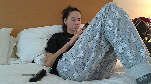 Mr-and-Mrs-Smith online show from 11, 3, 2025