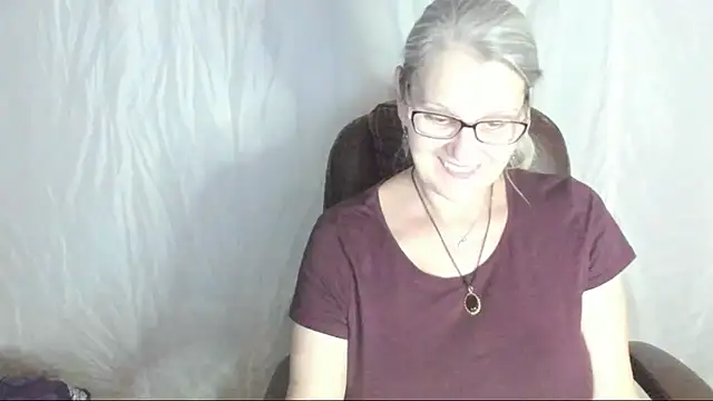 irinamaux online show from 28, 2, 2025