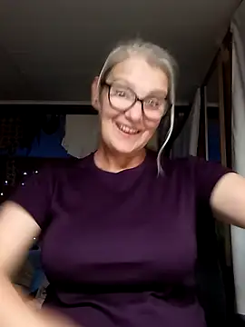 irinamaux online show from 9, 9, 2025