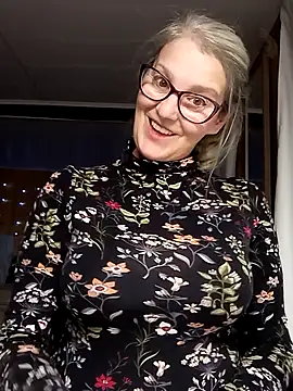 irinamaux online show from 28, 9, 2025