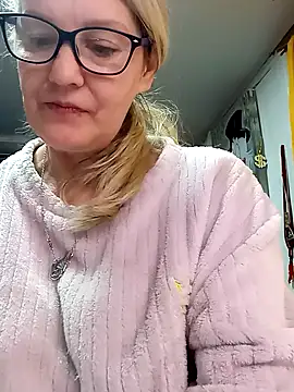 irinamaux online show from 9, 4, 2026