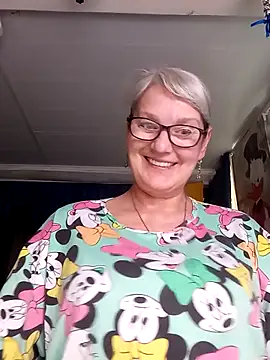 Snapshot of irinamaux chatting on 2, 6, 2026 irinamaux online show from 2, 6, 2026