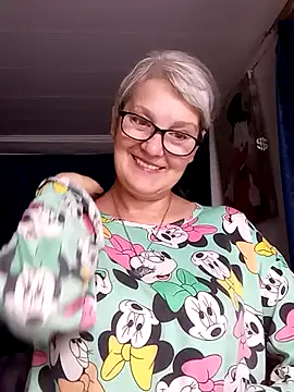 Snapshot of irinamaux chatting on 13, 6, 2026 irinamaux online show from 13, 6, 2026