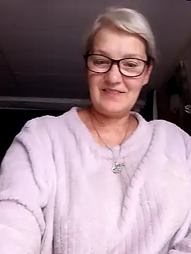 Snapshot of irinamaux chatting on 15, 6, 2026 irinamaux online show from 15, 6, 2026