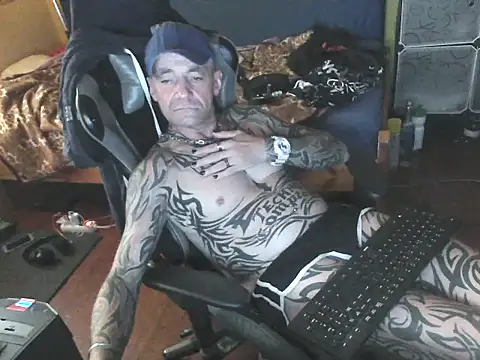 Snapshot of Tomi18cmm2 chatting on 28, 9, 2025 Tomi18cmm2 online show from 28, 9, 2025