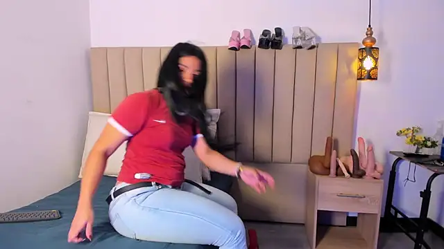 Sofi Perez  online show from 15, 3, 2025