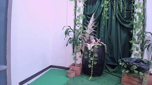 Sofi Perez  online show from 5, 3, 2026