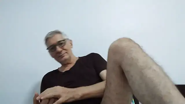 Snapshot of BIGUNCUTHARDCOCK chatting on 3, 6, 2026 BIGUNCUTHARDCOCK online show from 3, 6, 2026