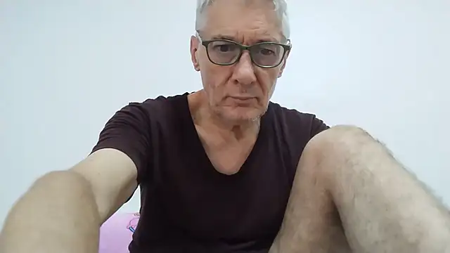 Snapshot of BIGUNCUTHARDCOCK chatting on 4, 6, 2026 BIGUNCUTHARDCOCK online show from 4, 6, 2026