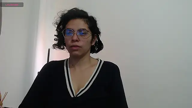 Snapshot of Anne_purple chatting on 12, 12, 2024 Anne purple online show from 12, 12, 2024