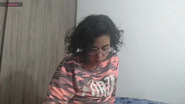 Snapshot of Anne_purple chatting on 28, 1, 2025 Anne purple online show from 28, 1, 2025
