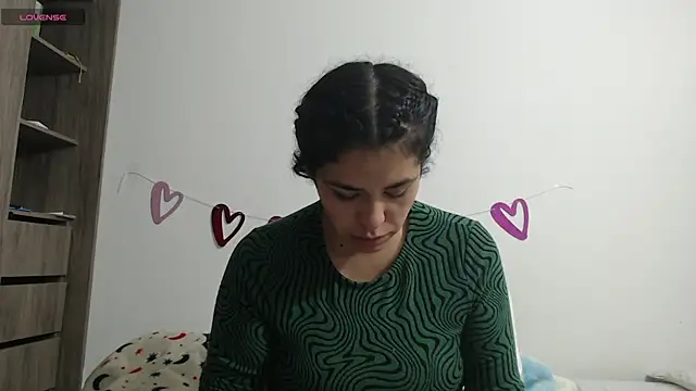 Snapshot of Anne_purple chatting on 14, 2, 2025 Anne purple online show from 14, 2, 2025