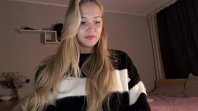 Snapshot of Milk_Bunny chatting on 15, 12, 2024 Milk Bunny online show from 15, 12, 2024