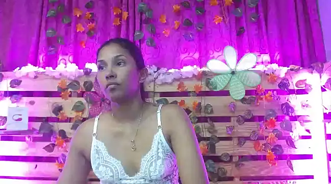 Snapshot of Elsa_Parisi chatting on 20, 12, 2024 Elsa Parisi online show from 20, 12, 2024