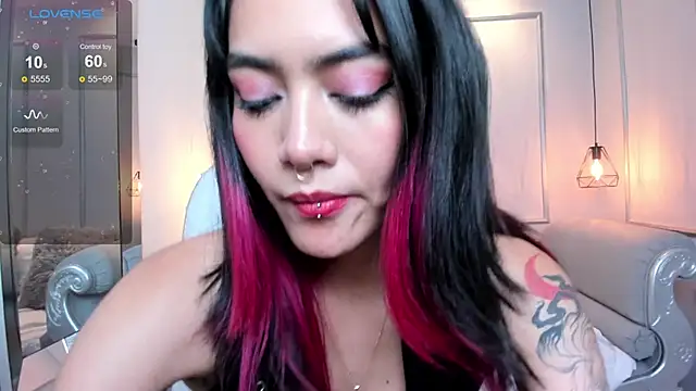 AzuraKindong online show from 4, 2, 2025