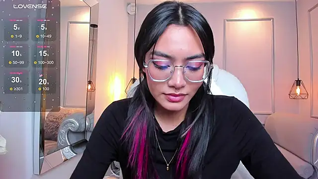 AzuraKindong online show from 17, 9, 2025