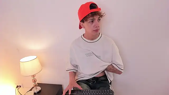 Tomy Rox online show from 8, 9, 2025