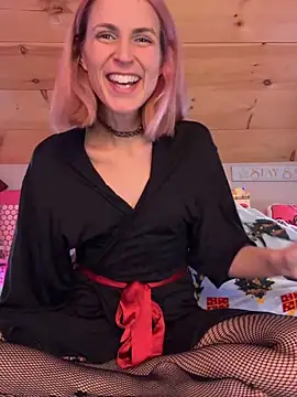 Snapshot of DanaeJustine chatting on 17, 12, 2025 DanaeJustine online show from 17, 12, 2025