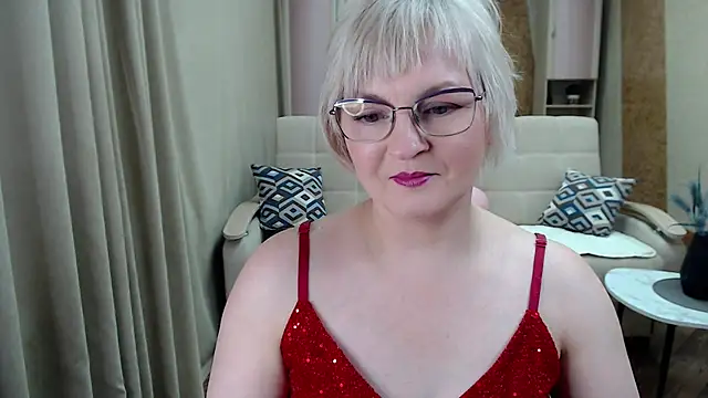BlondeBrilliant7 online show from 18, 1, 2025