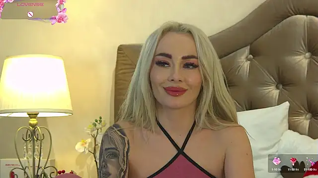Snapshot of FrancescaMcGray chatting on 17, 12, 2024 FrancescaMcGray online show from 17, 12, 2024