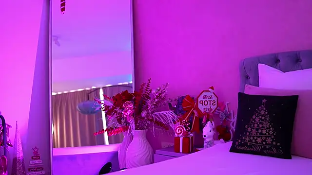 FrancescaMcGray online show from 13, 1, 2026