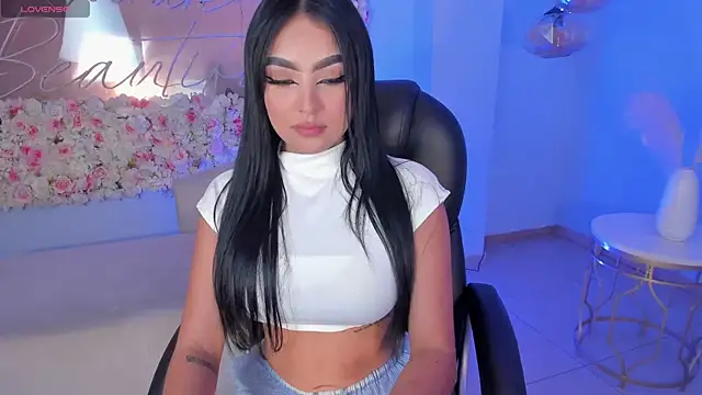 Snapshot of sarawinstone chatting on 28, 1, 2025 sarawinstone online show from 28, 1, 2025