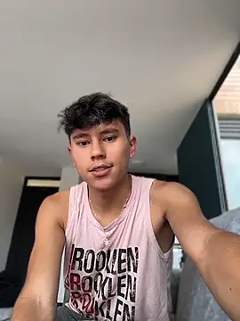 Snapshot of Angel_esteban_fx chatting on 6, 8, 2026 Angel esteban fx online show from 6, 8, 2026
