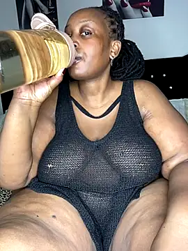 MsWhiteChocolatte online show from 7, 10, 2025