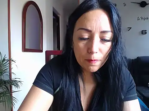 Snapshot of Laura_martin_ chatting on 12, 6, 2026 Laura martin online show from 12, 6, 2026