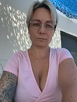 Snapshot of marinella07 chatting on 5, 8, 2026 marinella07 online show from 5, 8, 2026