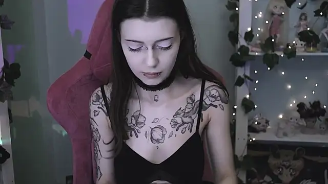 Snapshot of prettybones chatting on 10, 6, 2026 prettybones online show from 10, 6, 2026
