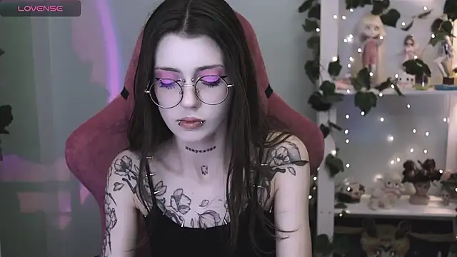 Snapshot of prettybones chatting on 8, 7, 2026 prettybones online show from 8, 7, 2026