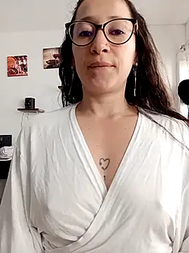 emilypoppy3 online show from 20, 2, 2026