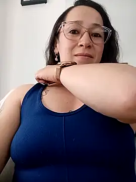 Snapshot of emilypoppy3 chatting on 28, 4, 2026 emilypoppy3 online show from 28, 4, 2026