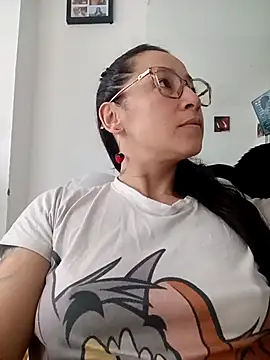 Snapshot of emilypoppy3 chatting on 5, 5, 2026 emilypoppy3 online show from 5, 5, 2026