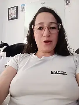Snapshot of emilypoppy3 chatting on 21, 5, 2026 emilypoppy3 online show from 21, 5, 2026