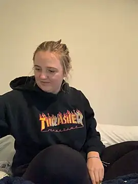 Snapshot of cammy2 chatting on 26, 12, 2024 cammy2 online show from 26, 12, 2024