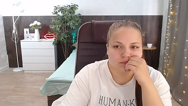 Snapshot of Crazyy_girl_ chatting on 2, 3, 2025 Crazyy girl online show from 2, 3, 2025