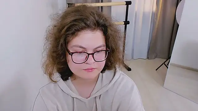 Sashy Way online show from 15, 9, 2025